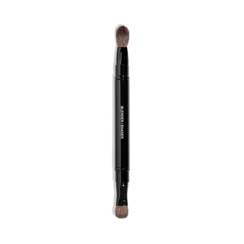 Les-Pinceaux-De-Chanel-Dual-Tip-Eyeshadow