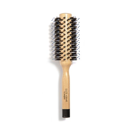 THE BLOW-DRY BRUSH
